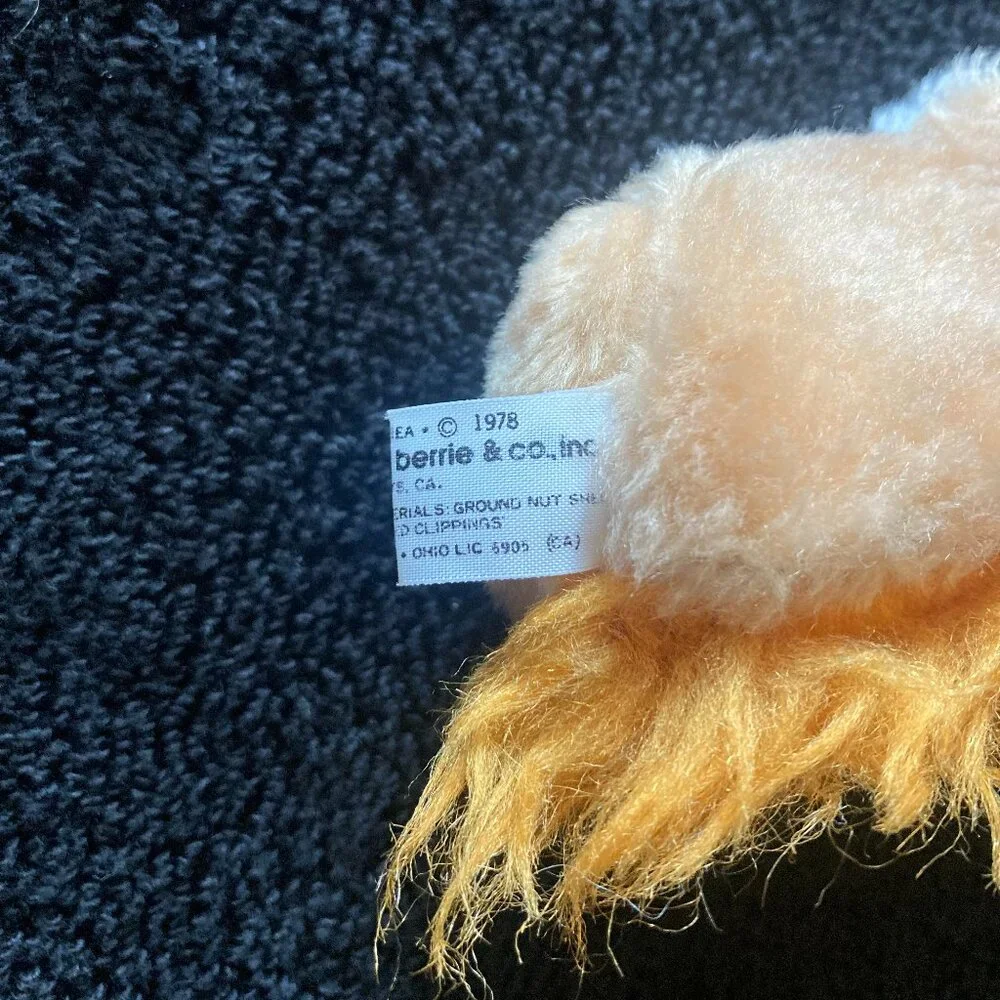 1978 Wallace Berrie & Co Brown Squirrel Plush